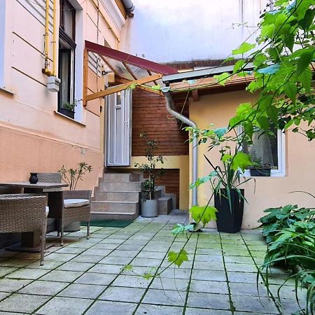 Zeiss House Lägenhet Braşov Exteriör bild