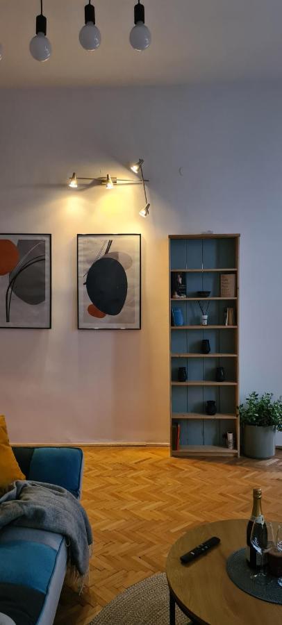 Zeiss House Lägenhet Braşov Exteriör bild