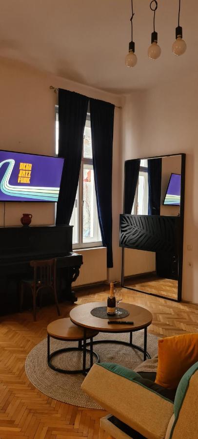 Zeiss House Lägenhet Braşov Exteriör bild