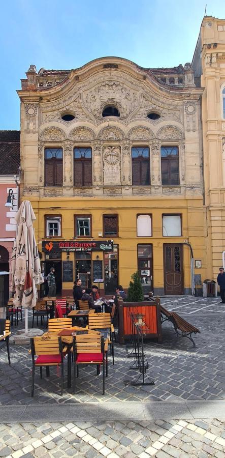 Zeiss House Lägenhet Braşov Exteriör bild