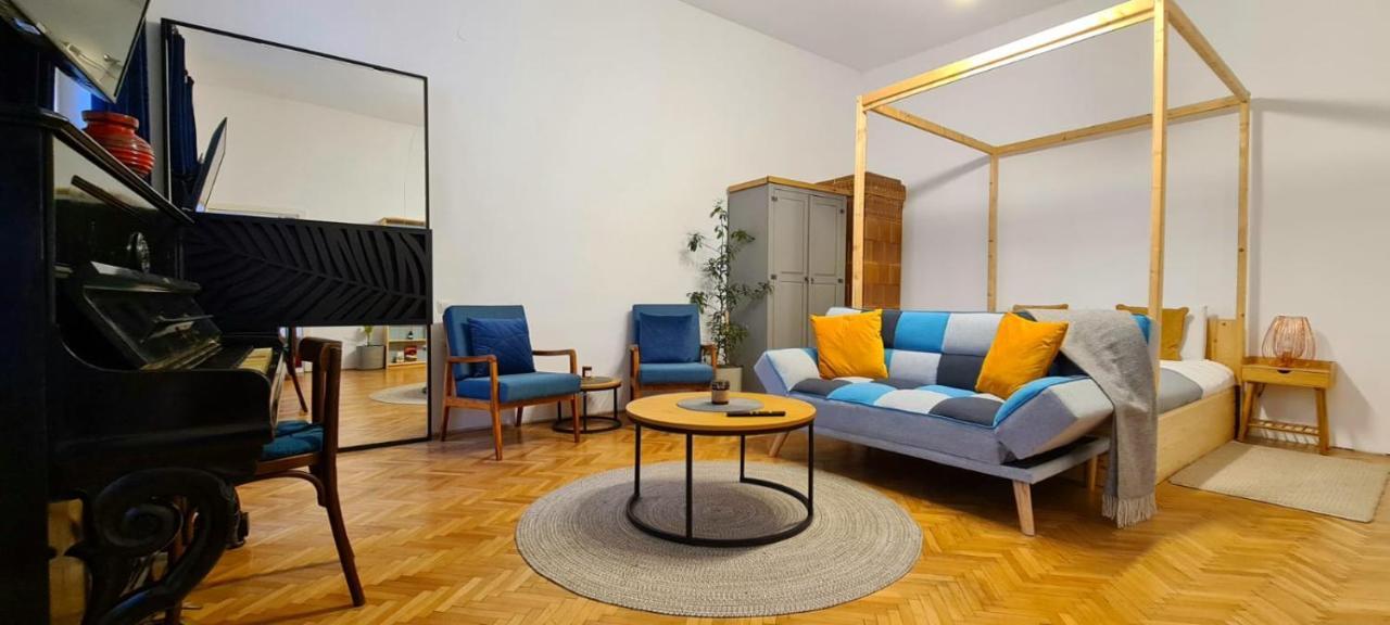 Zeiss House Lägenhet Braşov Exteriör bild