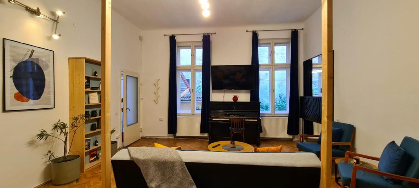 Zeiss House Lägenhet Braşov Exteriör bild